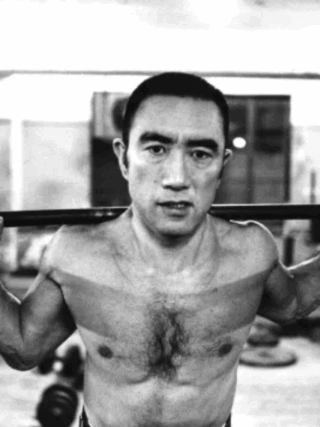 yukio-mishima-narcissism-of-unkempt-physicality